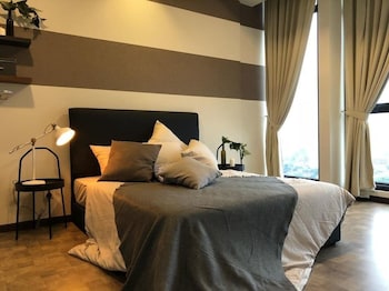 Expressionz Professional Suites By Sync(no Front Desk Please Contact The Property 5 Days In Advance)