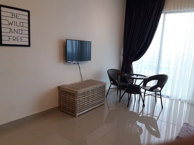 Euzmo Residences At Trefoil