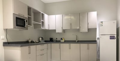 Morouj B 4 Luxury Gold Terrace Gz36(no Front Desk Please Contact The Property 5 Days In Advance)