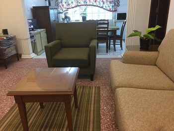 Teakotel Holidayhome (no Front Desk Need To Contact Property 5 Days In Advance)