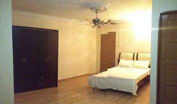 Kencana Homestay (no Front Desk Need To Contact Property 5 Days In Advance)