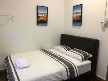 Usj 6 Next To Taipan Lrt Station (no Front Desk Need To Contact Property 5 Days In Advance)