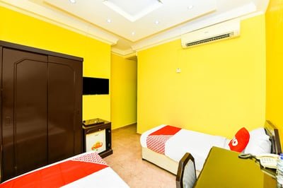 Oyo 137 Marina Hotel