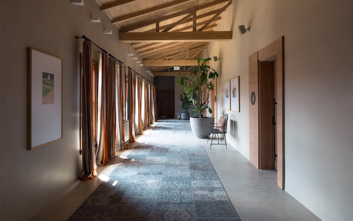 Omm Inn Hotel
