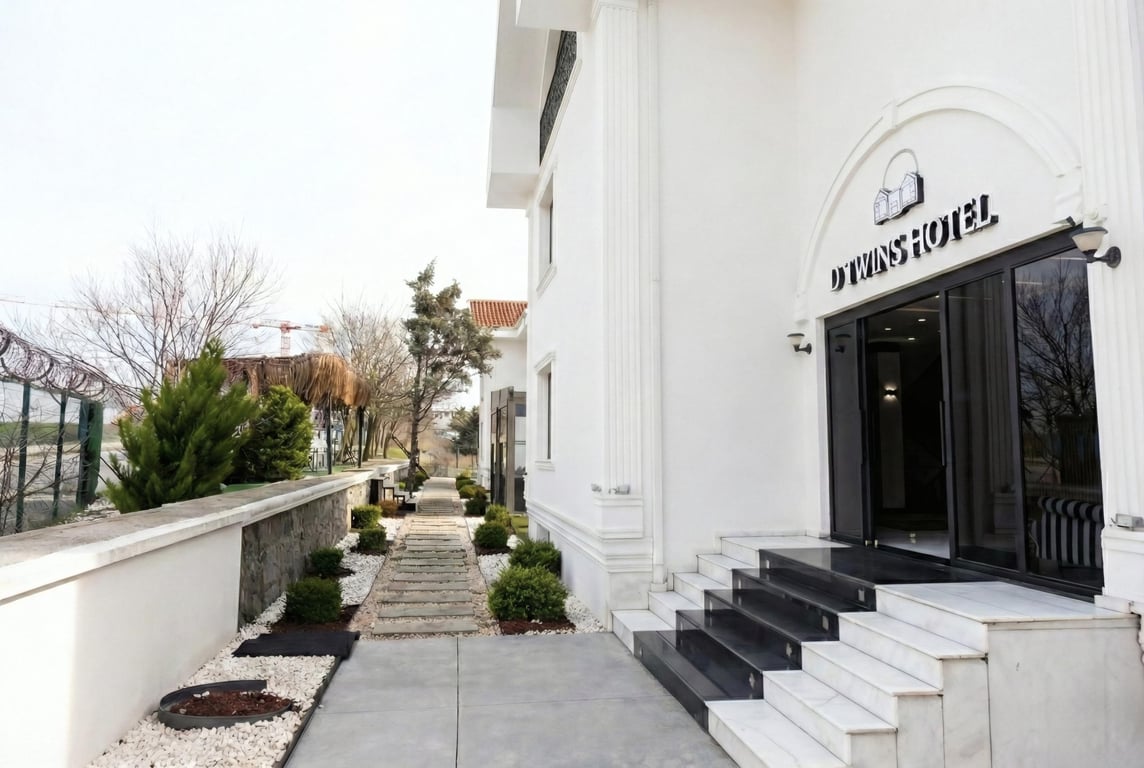 D Twins Airport Hotel