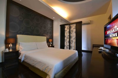 Rae Hotel