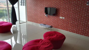 Holiday Homes Putrajaya Dwiputra (no Front Desk Need To Contact Property 5 Days In Advance)