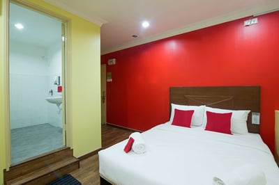 Sunjoy 9 Hotel