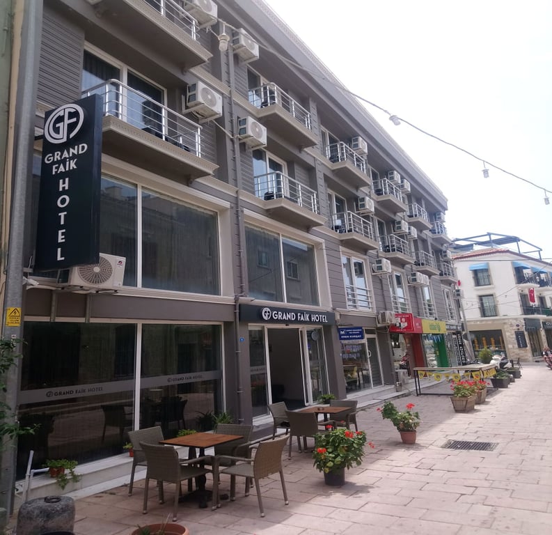 Grand Faik Hotel