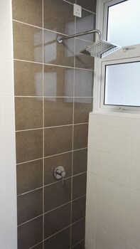 Holiday Homes Putrajaya Dwiputra (no Front Desk Need To Contact Property 5 Days In Advance)