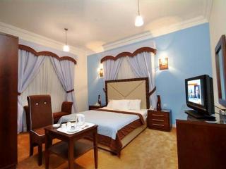 Royal Hotel And Suites
