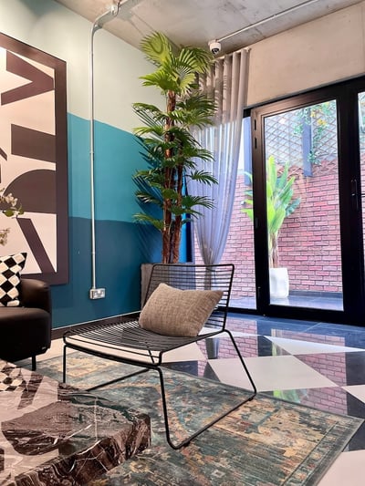 C Living 2(no Front Desk Contact The 5 Days In Advance)