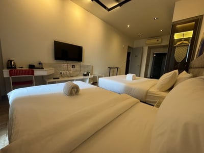 Expressionz Klcc By Laze Home(no Front Desk Contact The 5 Days In Advance)