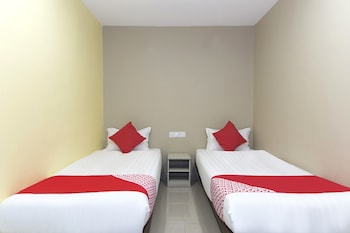 Oyo 338 Hotel Raja Bot