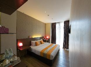 Oyo 139 The Marque Hotel