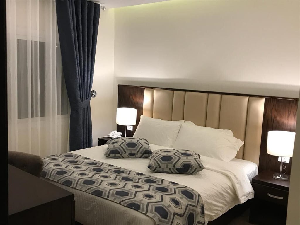 Petra Heart Hotel