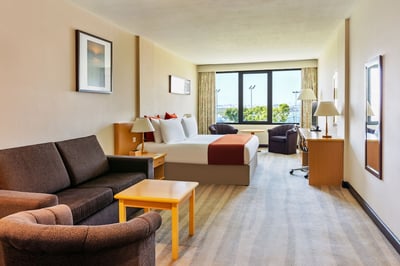 Crowne Plaza Muscat An Ihg Hotel (also Known As Crowne Plaza Muscat)