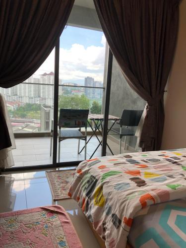 Skyview Univ360 Place Facing Mines Lake (no Front Desk Need To Contact Property 5 Days In Advance)