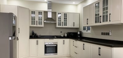 Kease Nakheel A 1 Royal Touch Az35(no Front Desk Please Contact The Property 5 Days In Advance)
