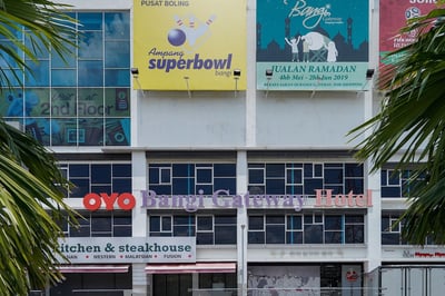 Oyo 90100 Bangi Gateway Hotel