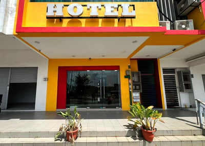 Puchong Business Hotel At Putrajaya(29km Away From Kuala Lumpur)