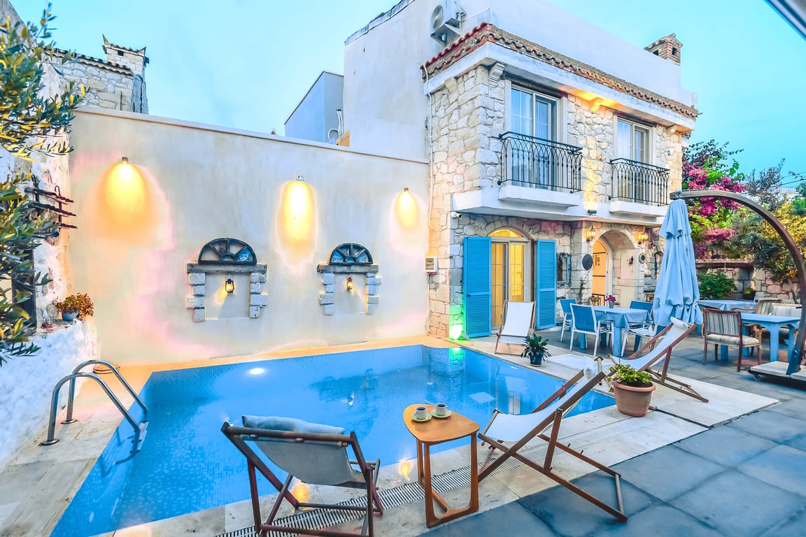 Alacati Asmali Konak Otel