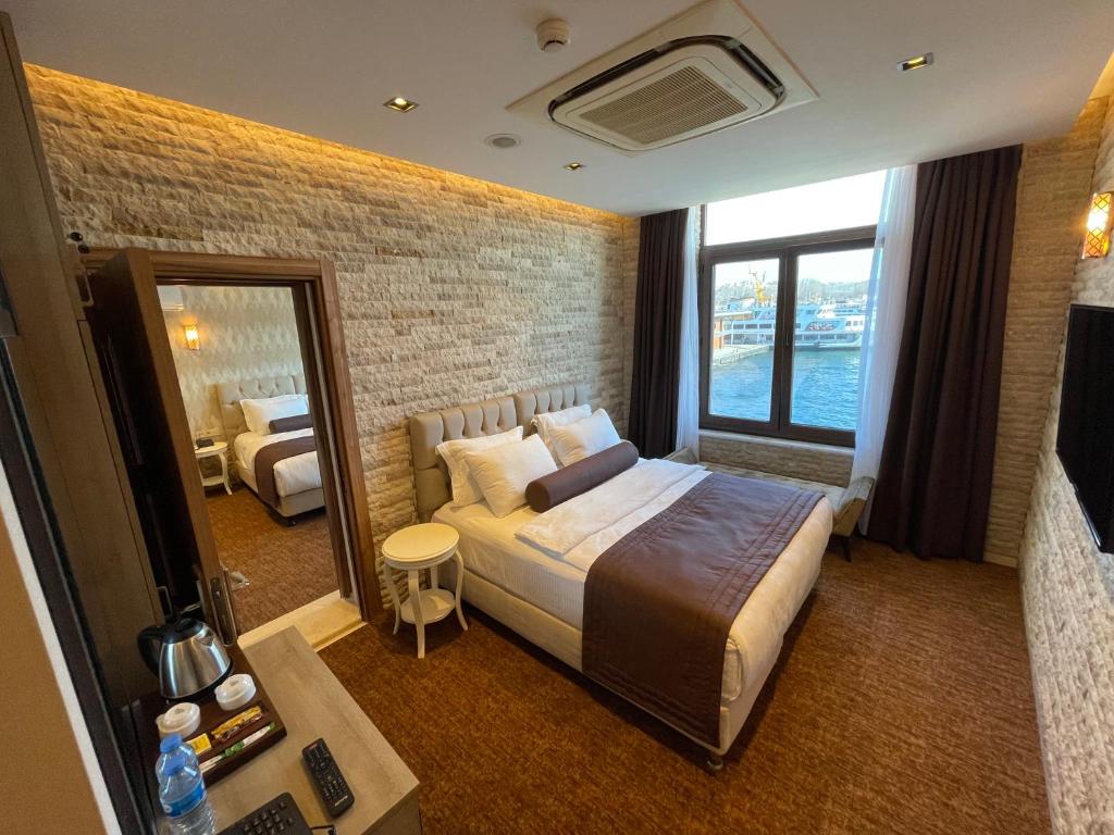 Weingart Seaside Hotel