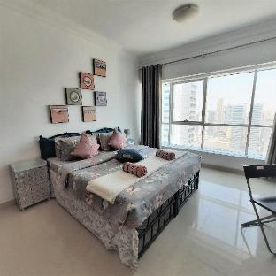 Beach Side Private Room At Sharjah Dubai Border (no Front Desk Please Contact The Property In Advance)