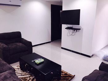 Al Amoria Furnished Apartments 4