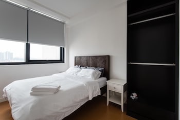 Wecare The Hub Apartment (no Front Desk Need To Contact Property 7 Days In Advance)