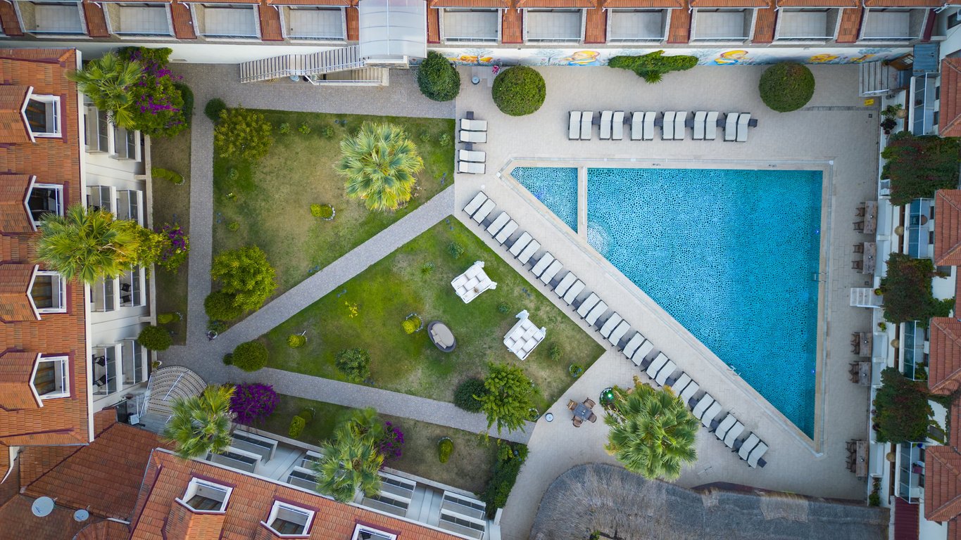 Han Deluxe Hotel