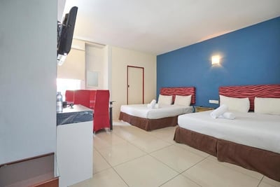 Swing And Pillows At Pj Kd(no Front Desk Please Contact The Property 5 Days In Advance)