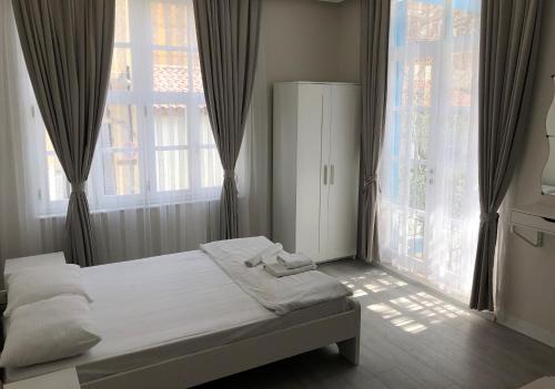 Blue Hotel
