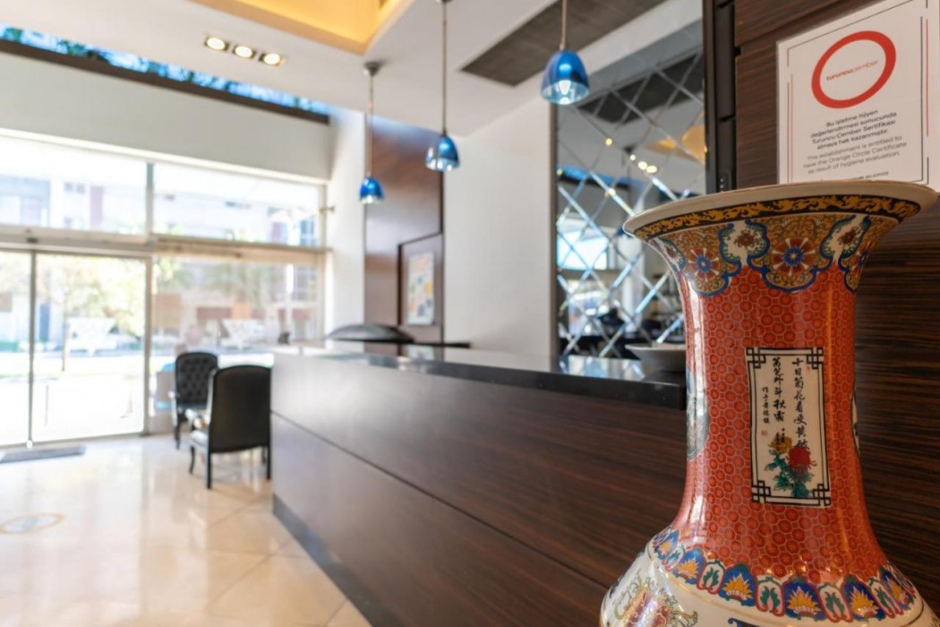 Lazz Hotel By Ketenci (Also Known As İzmir Comfort Hotel)