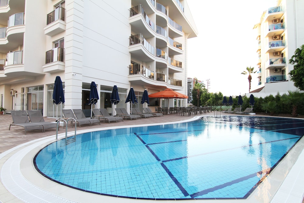 Sunway Club Hotel(also Known As Sunway Hotel)(ac And Safe Box Payable At Property)