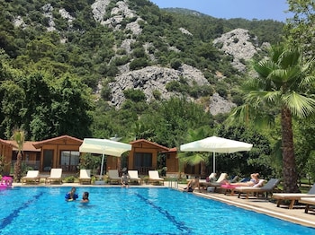 Dolunay Apart Hotel (77 Km Away From Antalya)