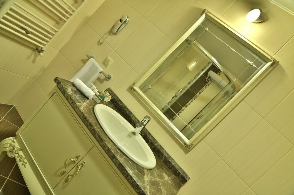 Cassiel Hotel (also Known As Cassiel Boutique Hotel)