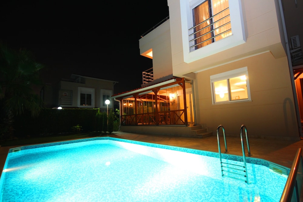 Paradise Town Villa Marina(37km Away From Antalya)