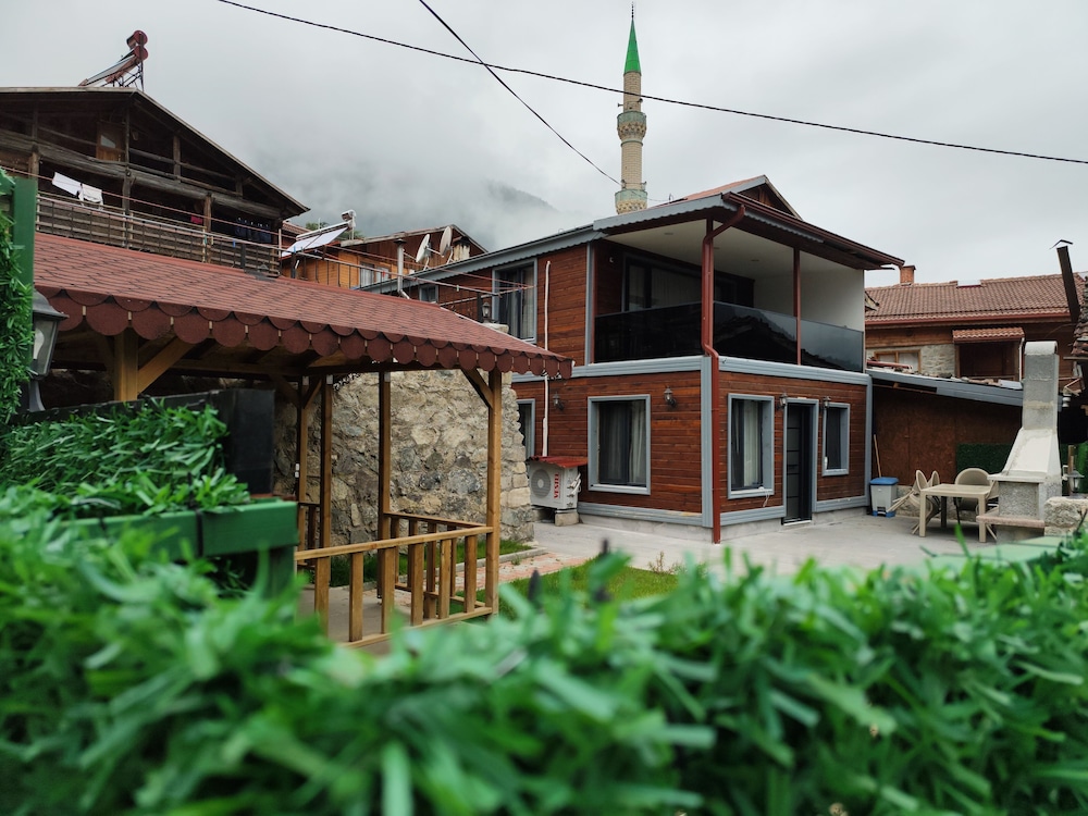 Garden House Uzungol