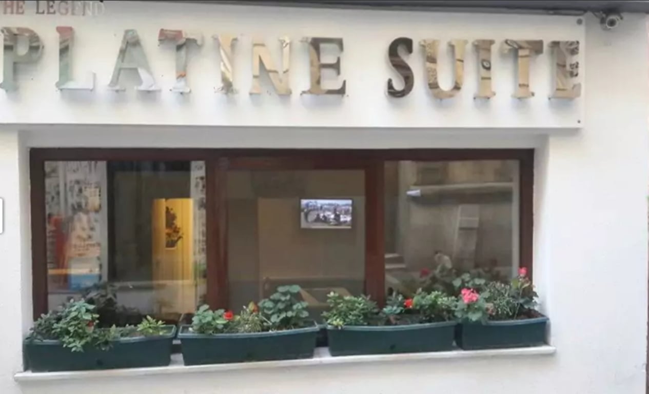 The Legend Platine Suite
