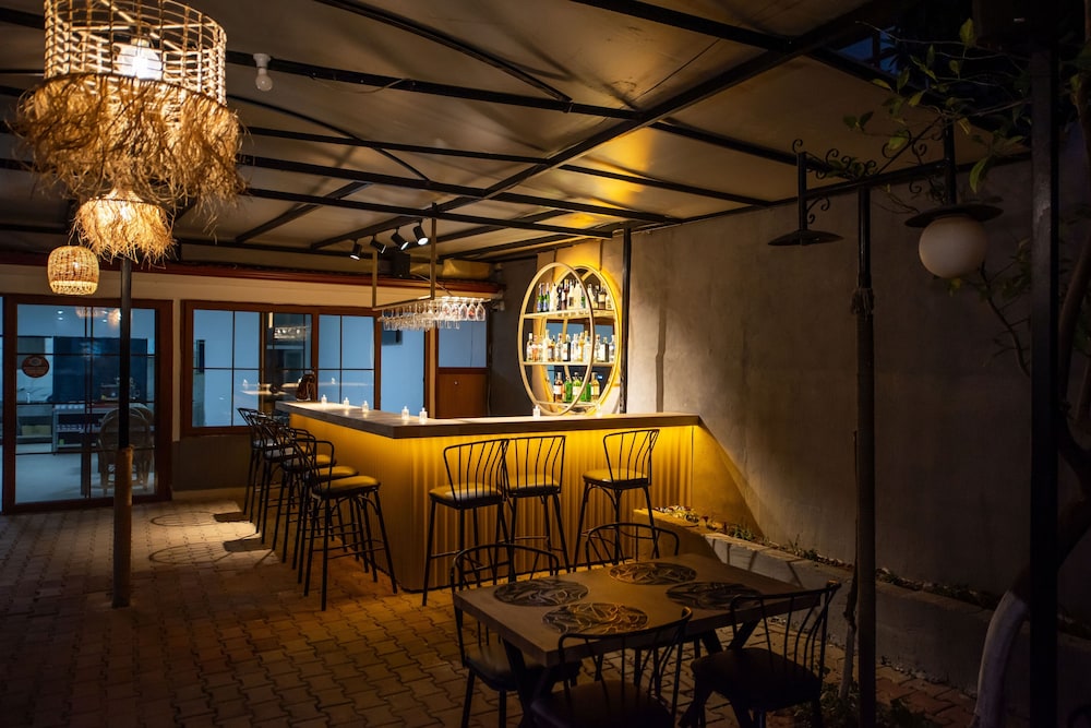 Lost Elsiyum Hotel Half Board