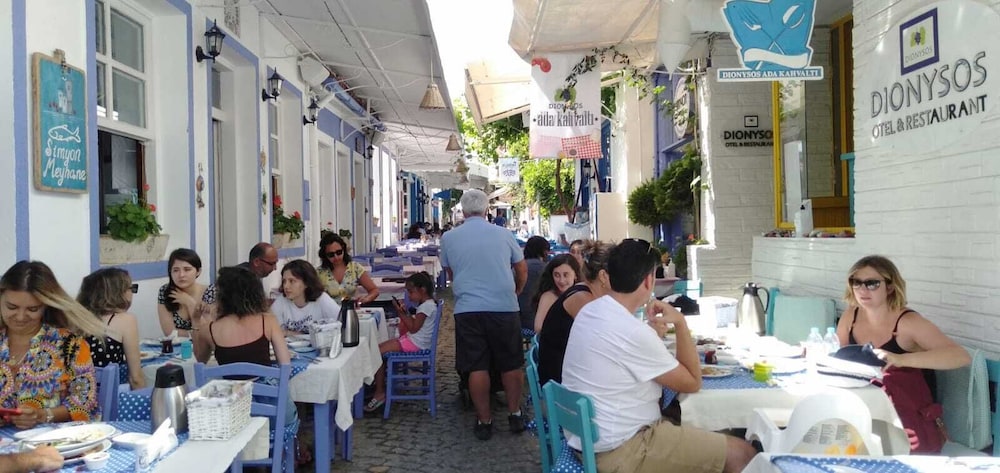 Dionysos Otel And Restoran And Ada Kahvalti