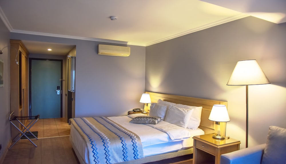 Denizati Plus Hotel (34Km Away From Istanbul)