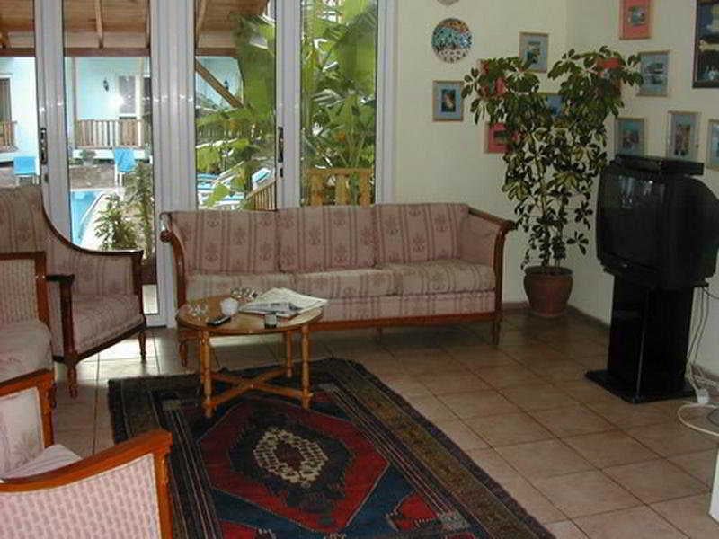 Cengiz Kaan Hotel (88km Away From Antalya)