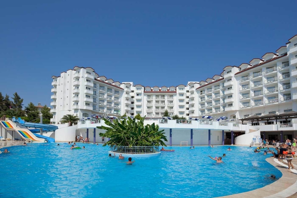 Serenis Hotel All Inclusive (68km Away From Antalya)