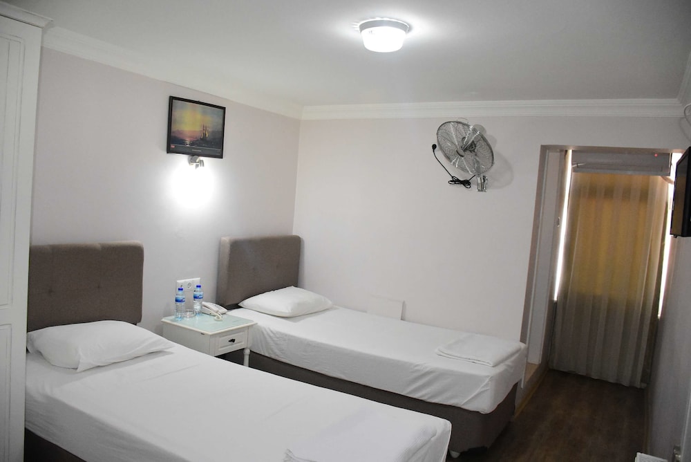 Burhaniye Merkez Hotel