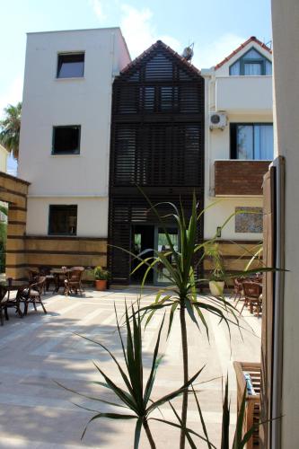 Avlu Hotel (43 Km Away From Antalya)
