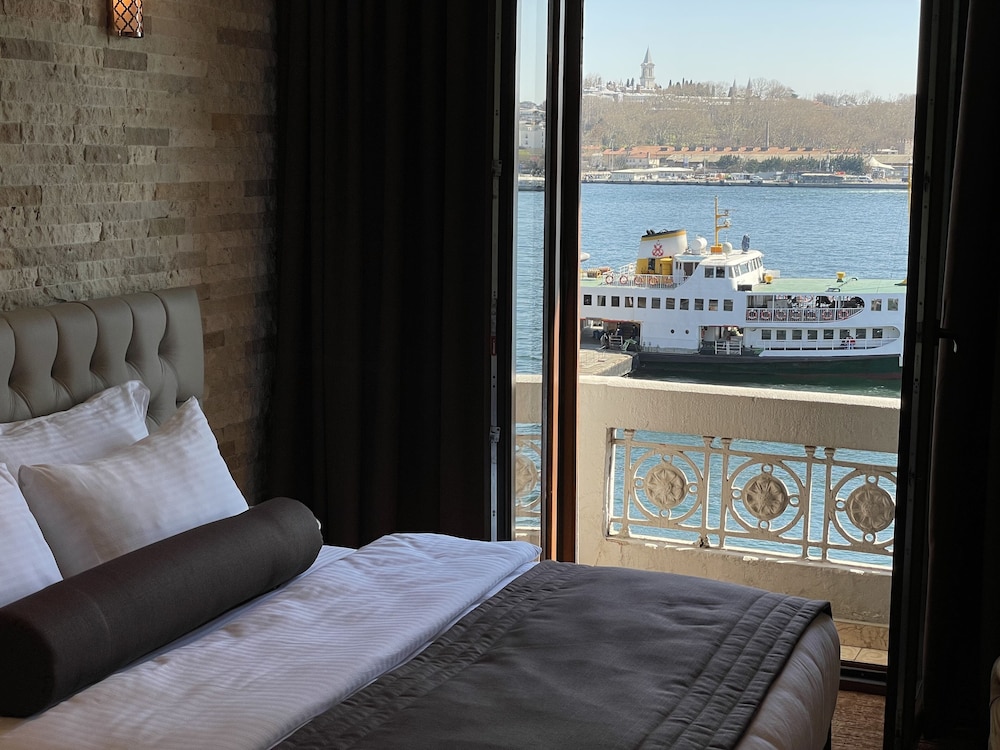 Weingart Port Seaside(also Known As Mayfair Seaside Hotel)