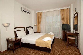 Mira Garden Resort And Hotel