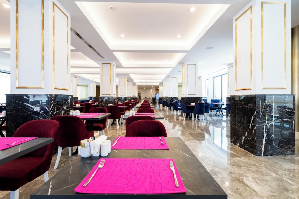 Granada Luxury Red(Also Known As Granada Luxury Red Plus16 )(24Km Away From Alanya) (Does Not Accept Men Only Bookings/Adult Onl